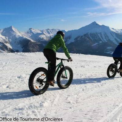 Fatbiking in the snow in the Undiscovered Mountains in the Alps--13.jpg